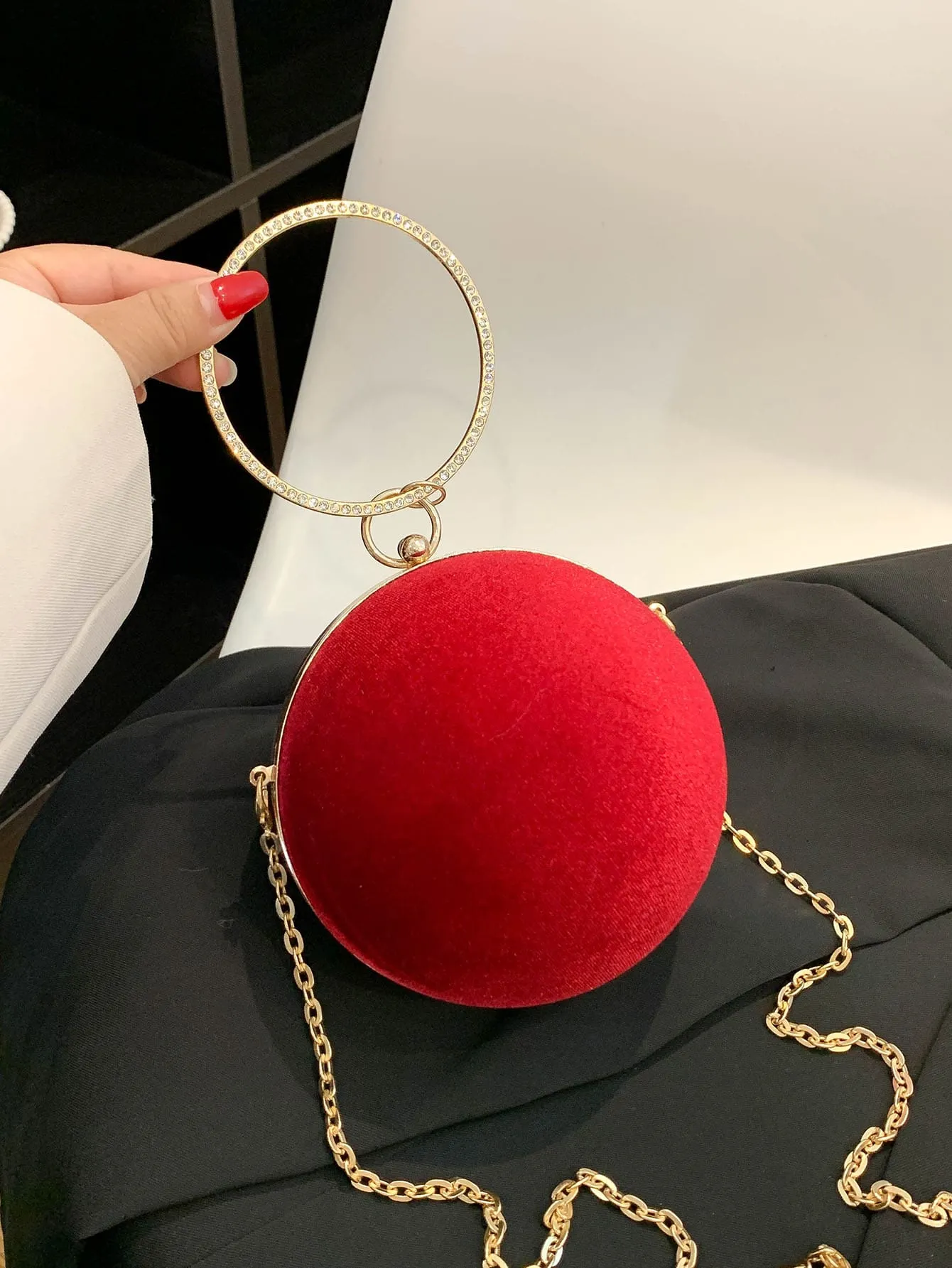 Mini Neon Red Ring Handle Design Chain Circle Bag - Red