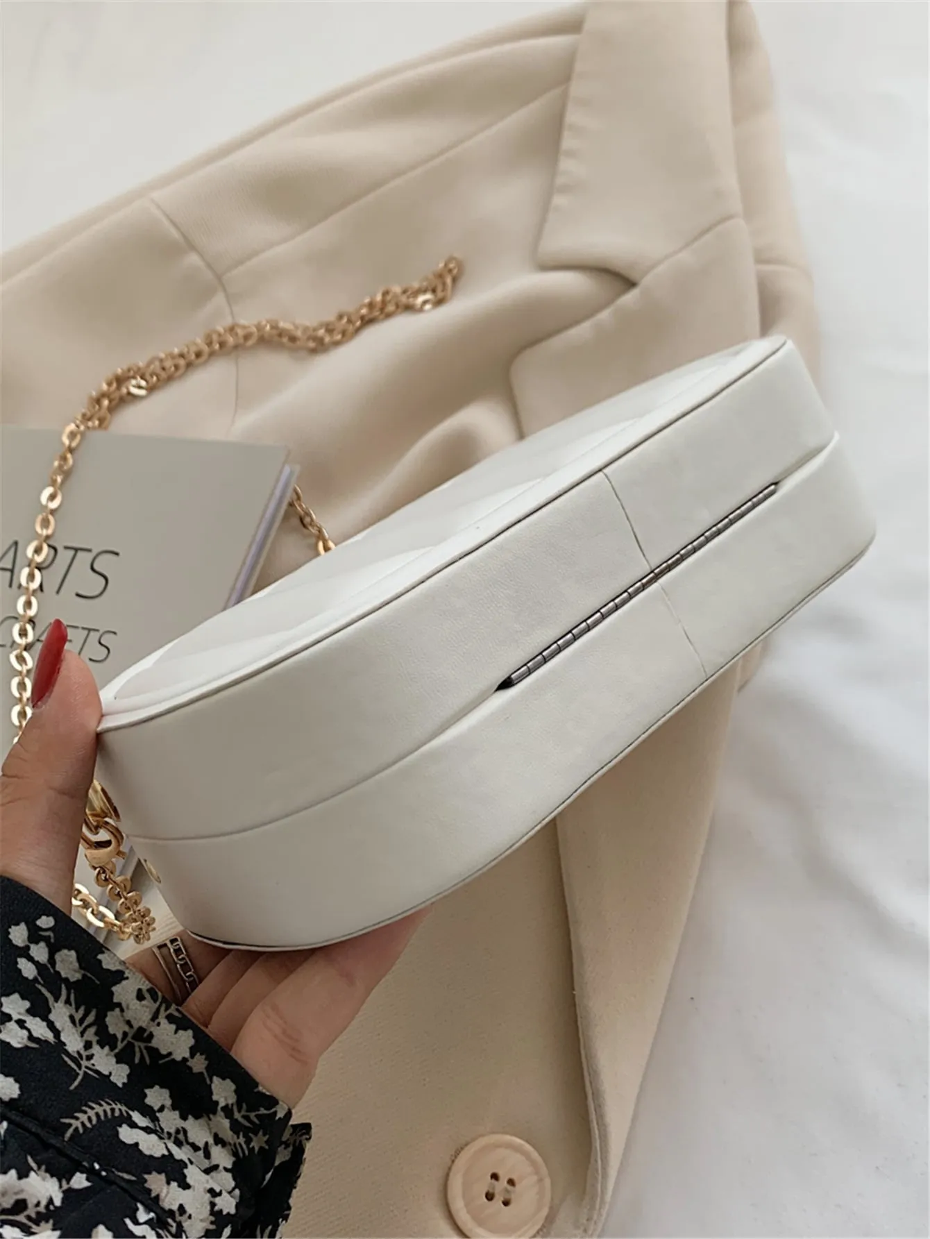 Minimalist Geometric Embossed Chain Box Bag - White