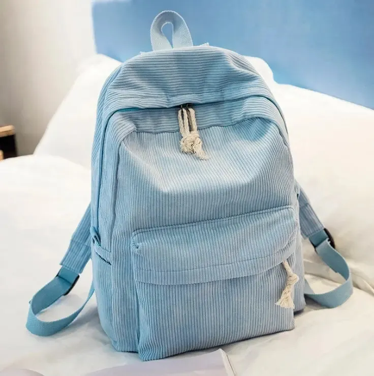 Mochila de Veludo: Estilo e Praticidade!