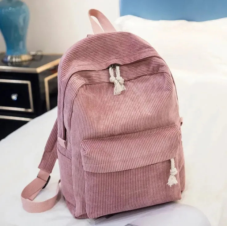 Mochila de Veludo: Estilo e Praticidade!