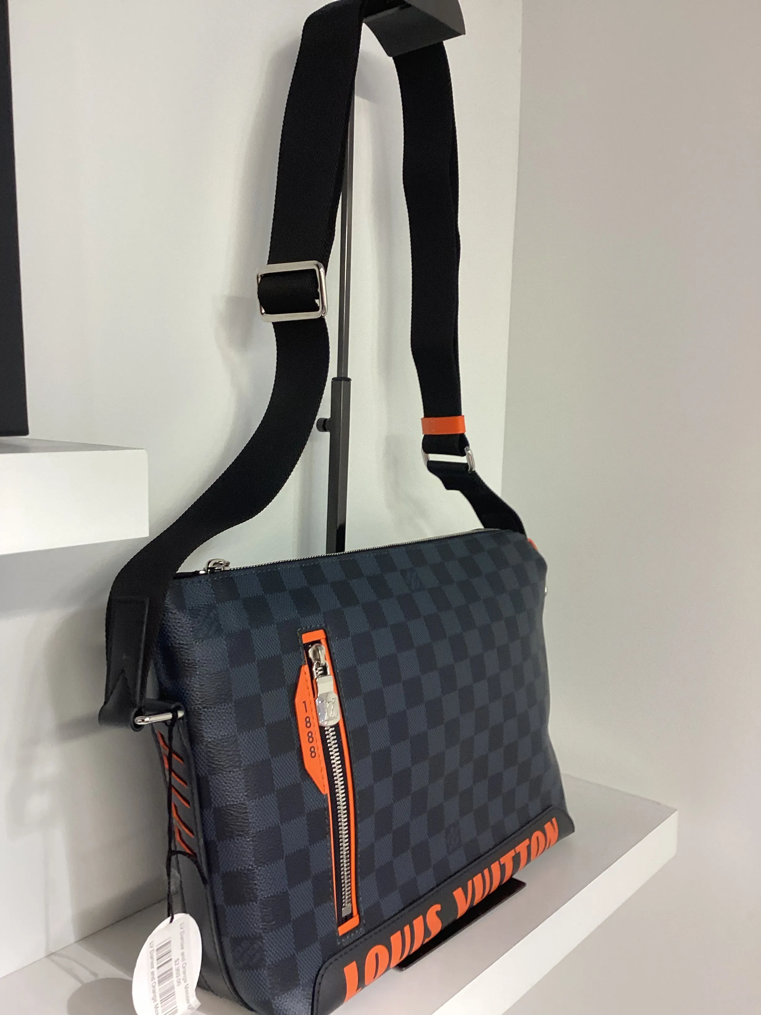 Orange Messenger