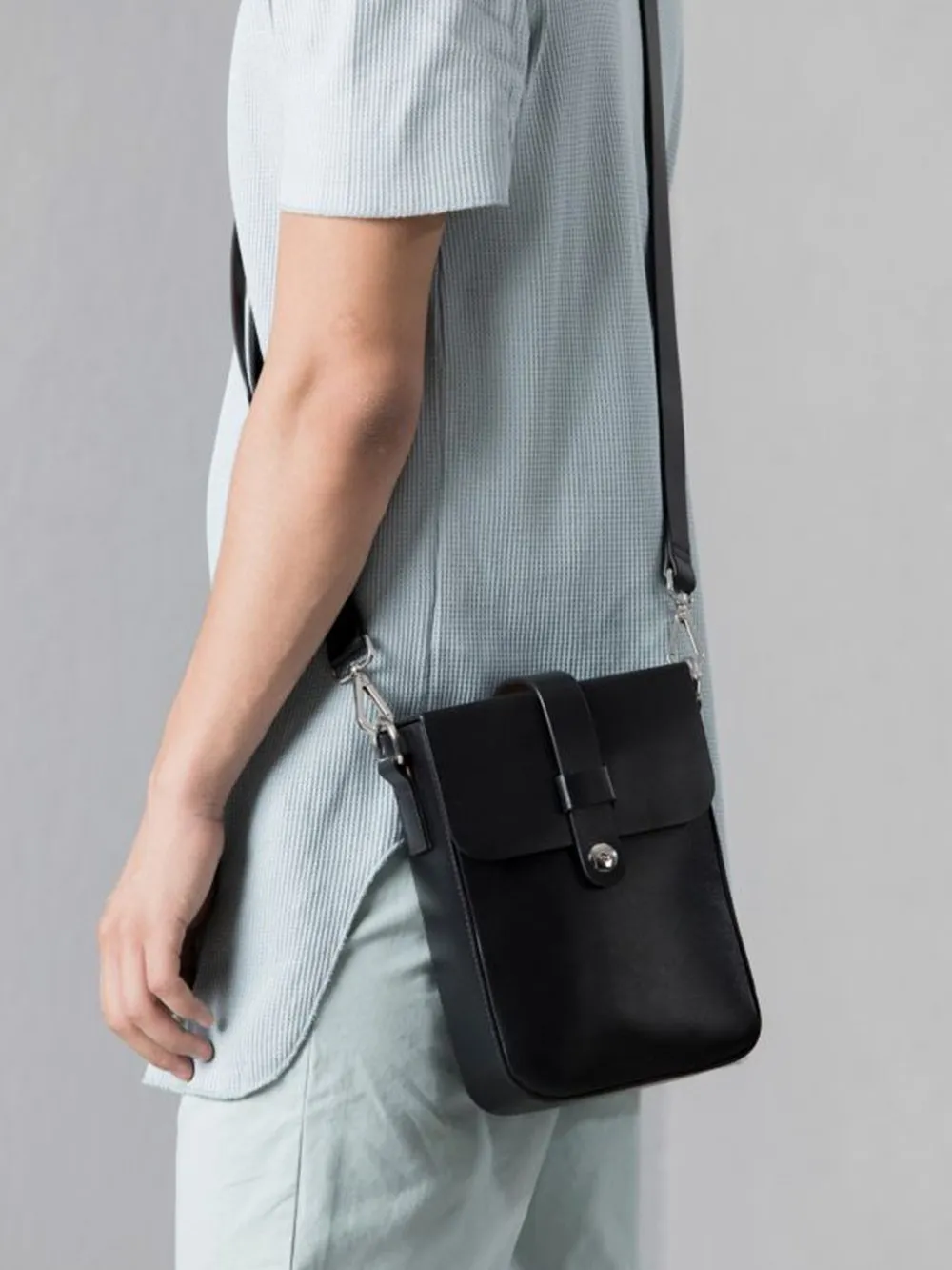 Perona   I   Bag - Messenger Finn