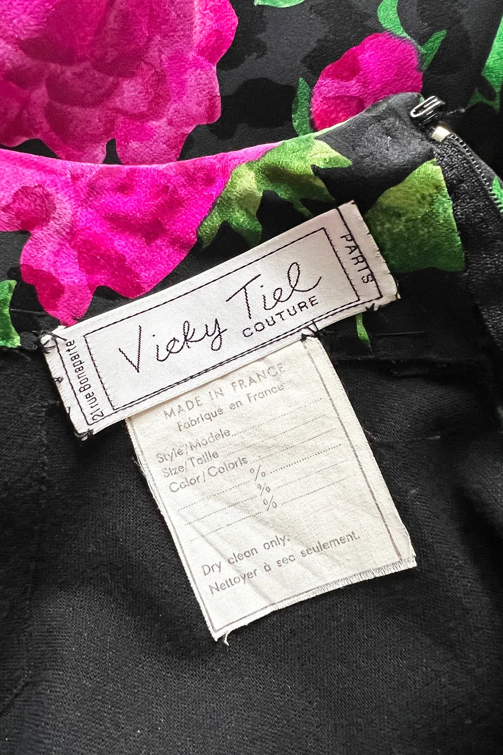 Prettiest 1980s Vicky Tiel Couture Hourglass Bright Pink Floral Print Silk Dress