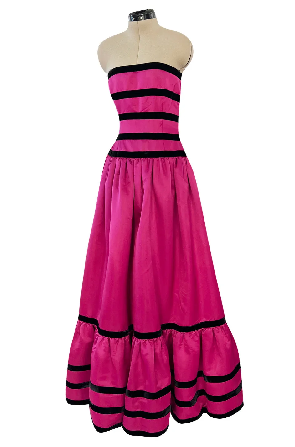 Prettiest Fall 1980 Oscar de la Renta Strapless Pink Silk Matte Satin Dress w Velvet Bows