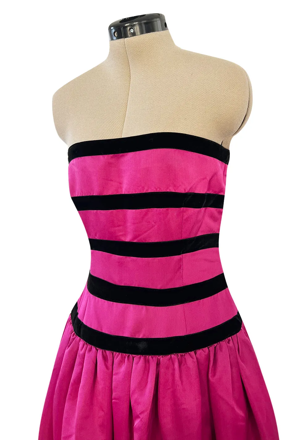 Prettiest Fall 1980 Oscar de la Renta Strapless Pink Silk Matte Satin Dress w Velvet Bows