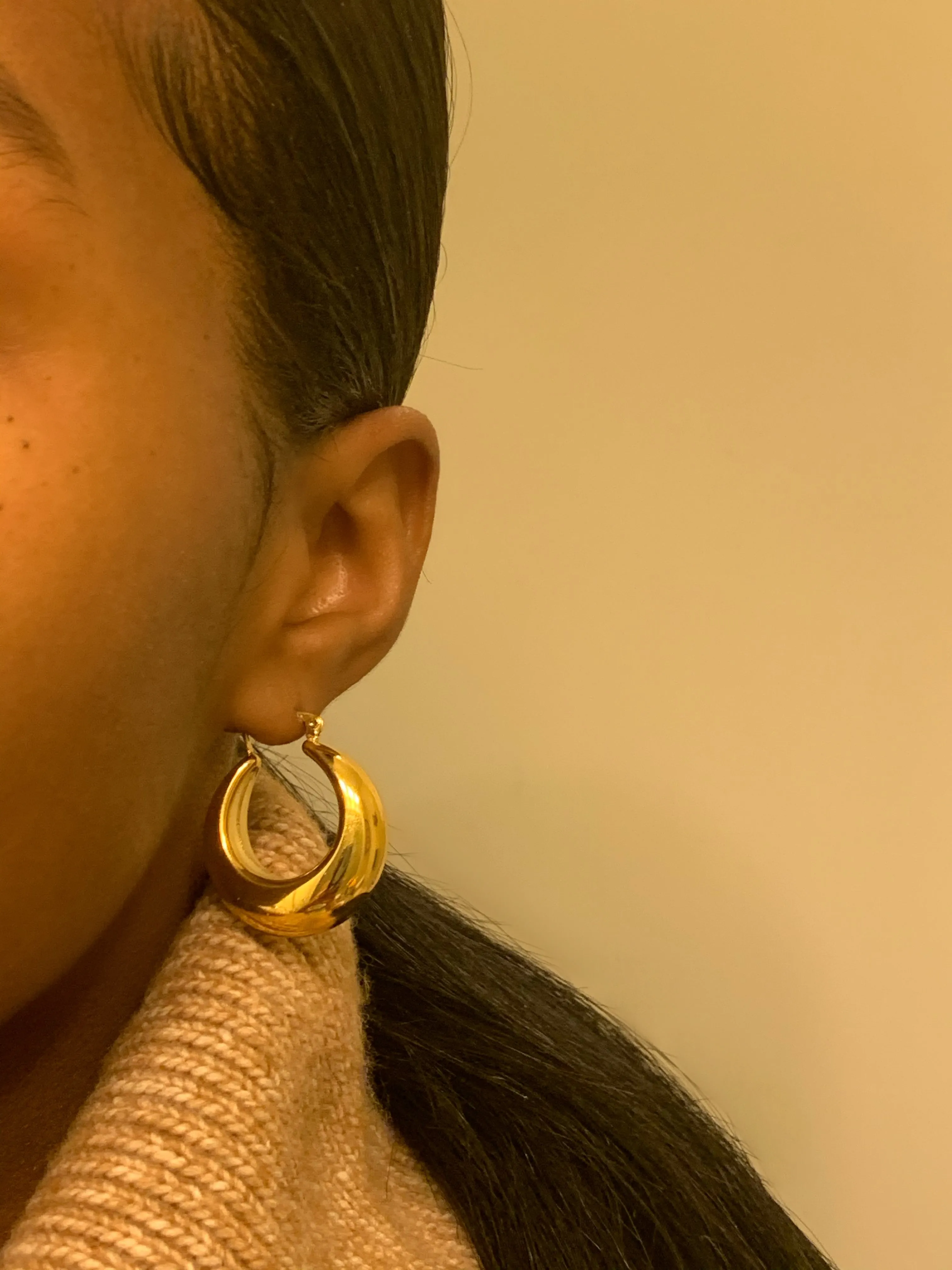 Queen B Mini Hoops