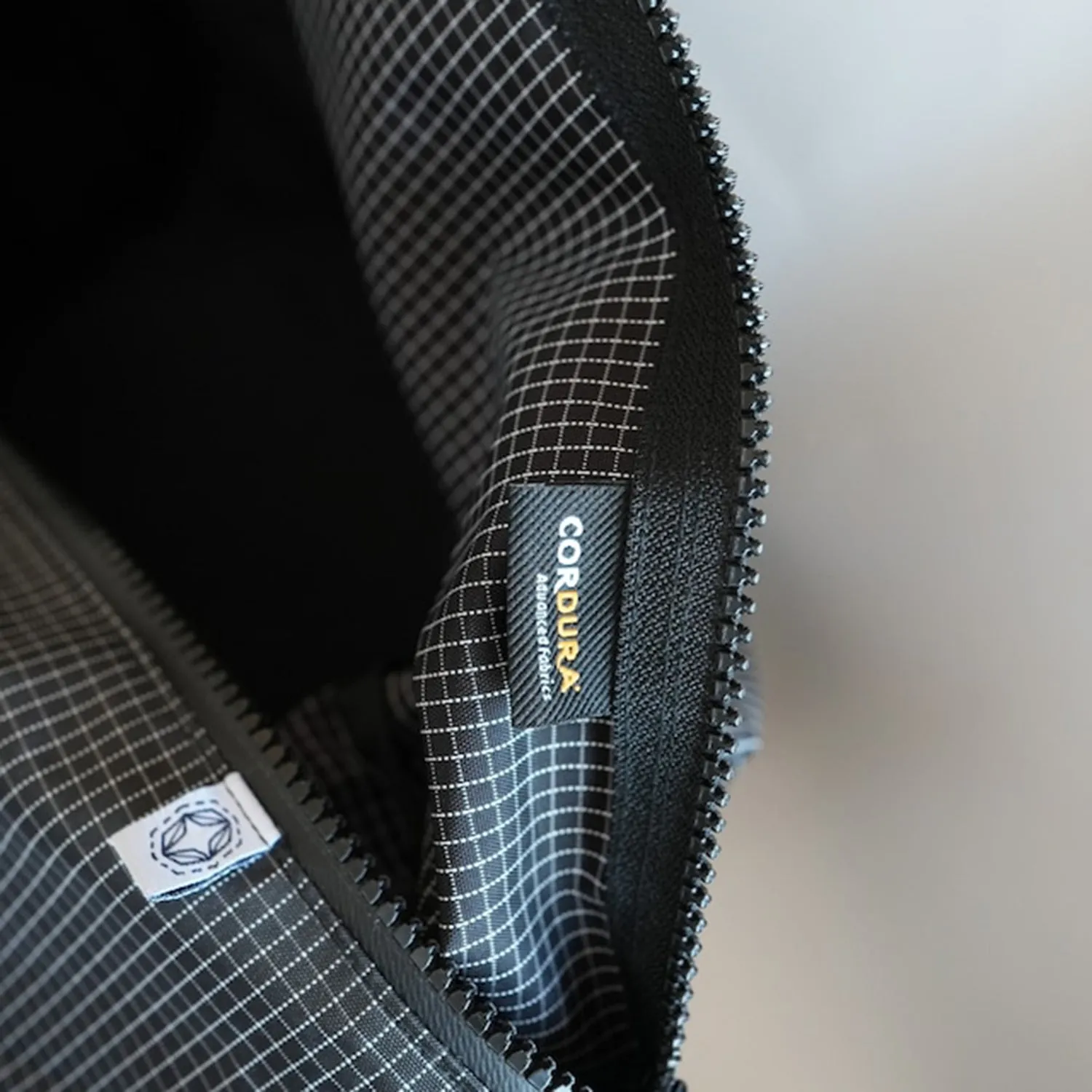 SASURA | サスラ　Spectra Big Messenger Bag