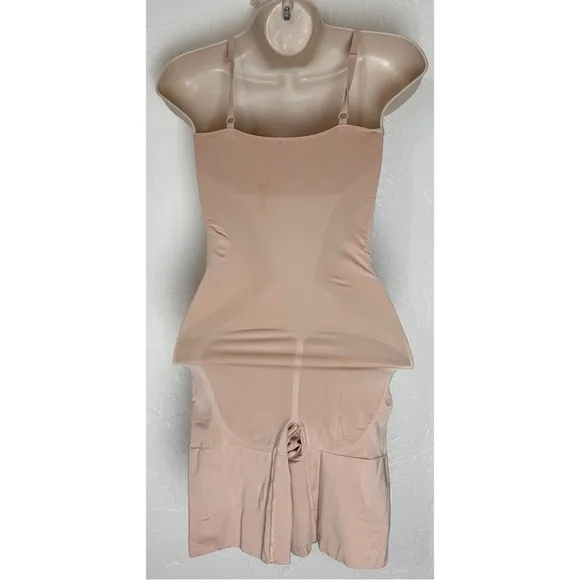 Spanx Full Bodysuit Mid Thigh Super Firm Control Shaper Sculpt, size Medium