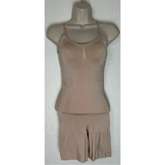 Spanx Full Bodysuit Mid Thigh Super Firm Control Shaper Sculpt, size Medium
