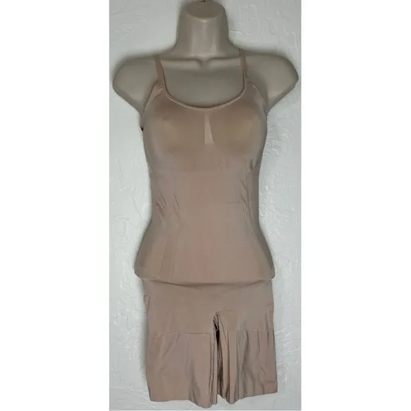 Spanx Full Bodysuit Mid Thigh Super Firm Control Shaper Sculpt, size Medium