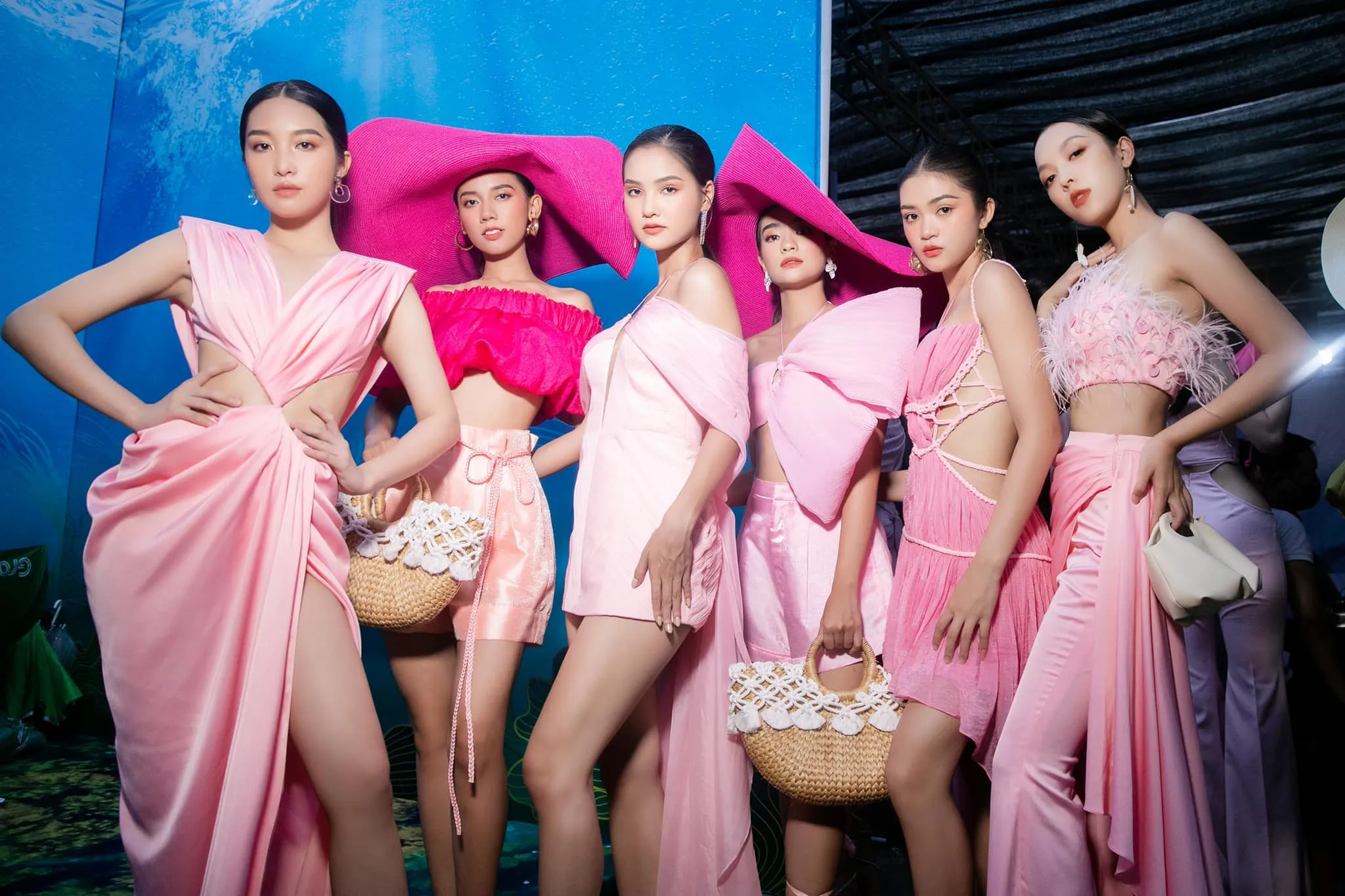 Túi xách Flower Mini màu Đỏ đô