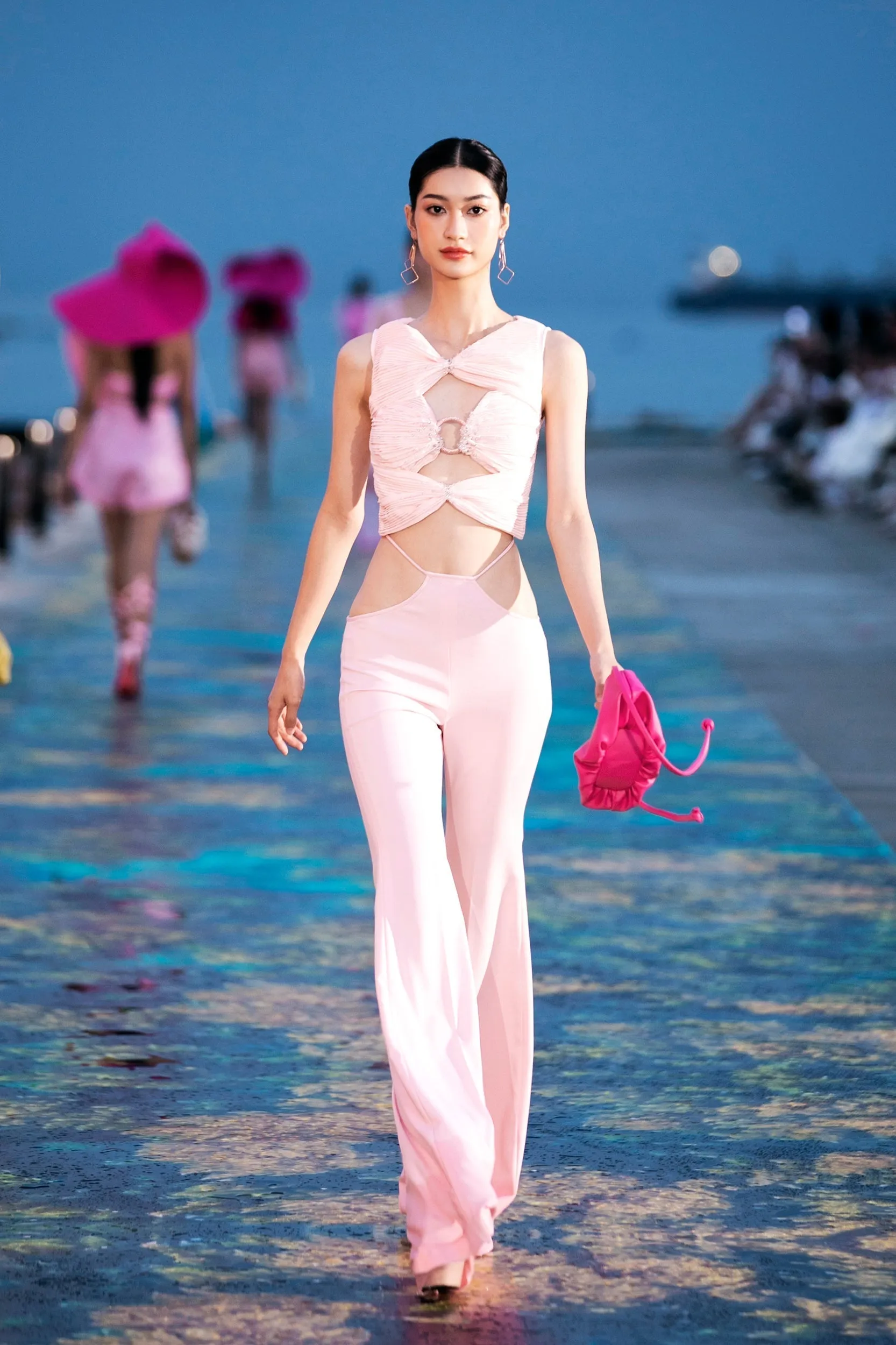 Túi xách Flower Mini màu Đỏ đô