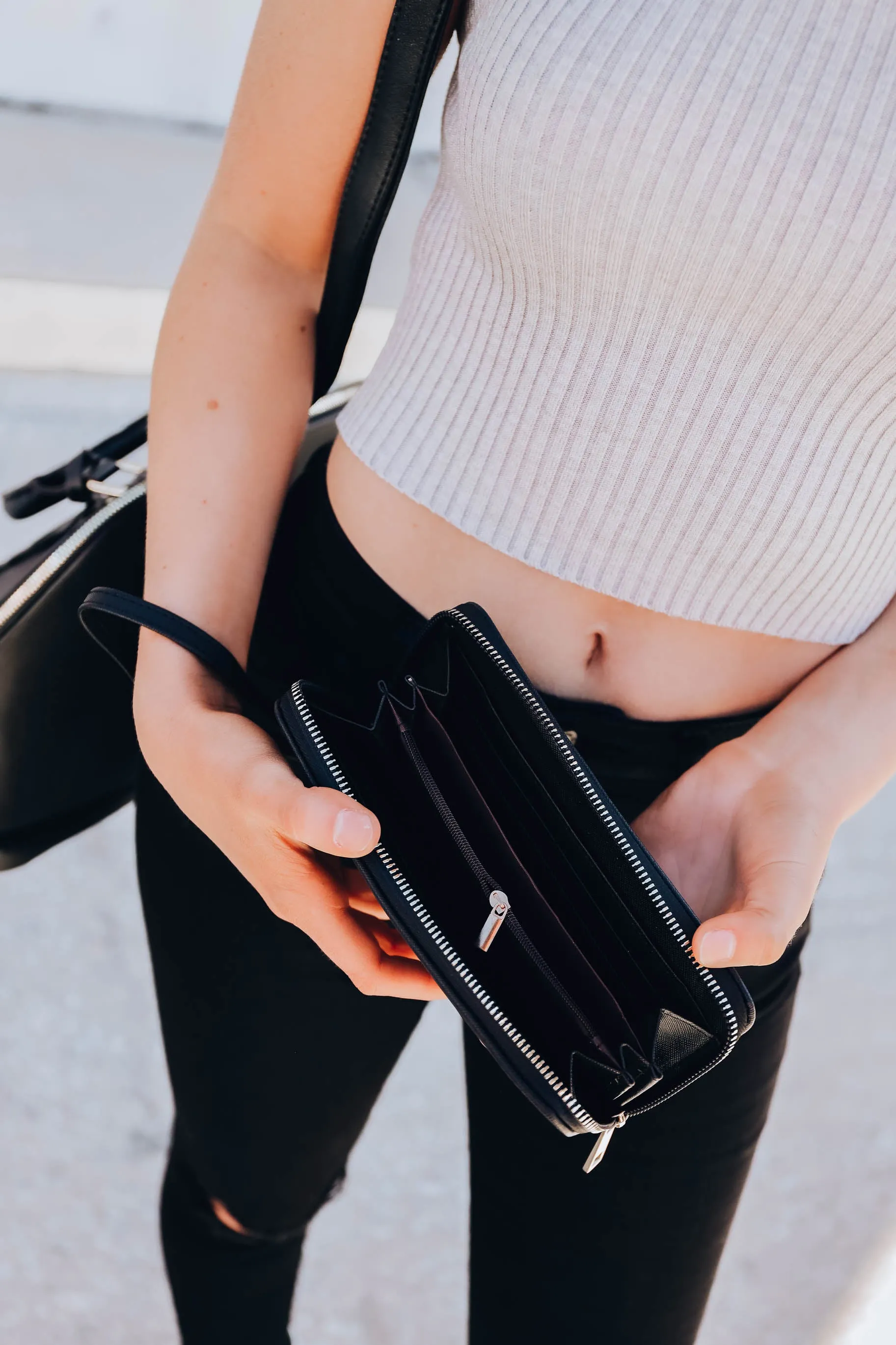 Turnin' Every Head Satchel x Wallet - Black