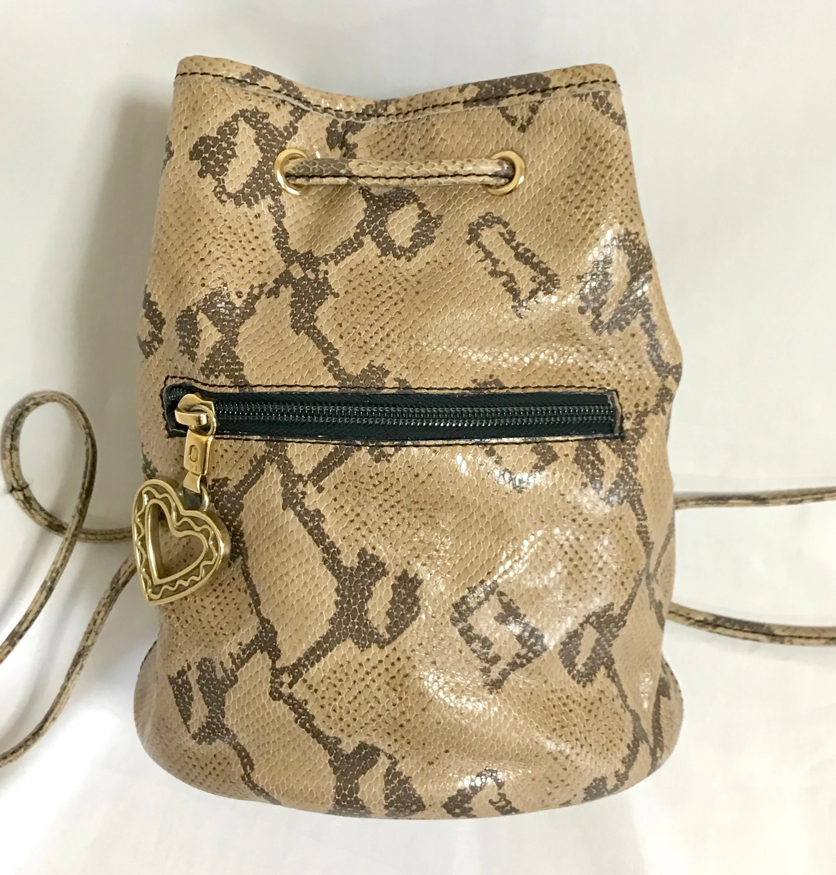 Vintage MOSCHINO by redwall snakeskin print leather mini backpack with golden M logo charm. Perfect chic and mod daily bag. 070131re1